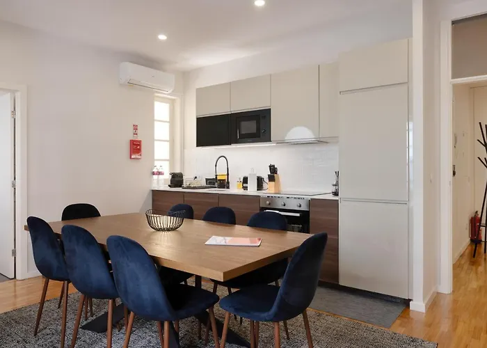 Apartman Invicta Premium - 4br Downtown With Ac